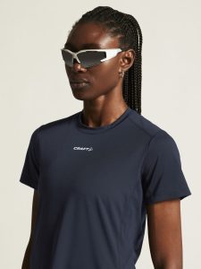 1914798-396000_ADV20Essence20SS20Tee20220W_closeup6