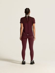 1914798-4820_ADV20Essence20SS20Tee20220W_closeup3