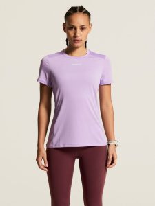 1914798-7280_ADV20Essence20SS20Tee20220W_closeup4