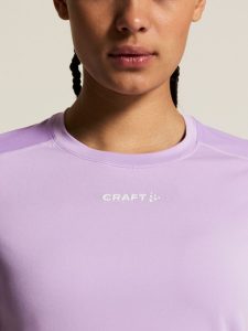 1914798-7280_ADV20Essence20SS20Tee20220W_closeup6