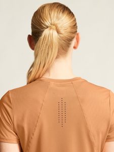 1914798-7540_ADV20Essence20SS20Tee20220W_closeup6