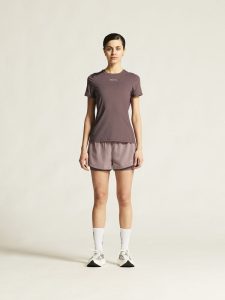 1914798-7880_ADV20Essence20SS20Tee20220W_closeup1