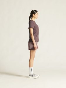 1914798-7880_ADV20Essence20SS20Tee20220W_closeup2
