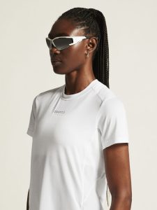 1914798-900000_ADV20Essence20SS20Tee20220W_closeup5