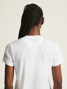 1914798-900000_ADV20Essence20SS20Tee20220W_closeup6