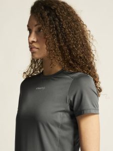 1914798-985000_ADV20Essence20SS20Tee20220W_closeup5