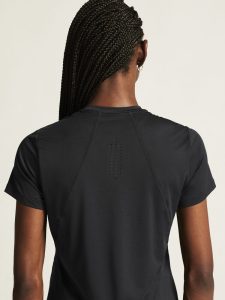 1914798-999000_ADV20Essence20SS20Tee20220W_closeup7