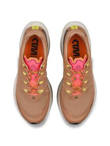 1915028-255410_Ultra20Trail20220W_Top
