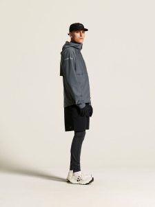 1915133-958G_PRO20Hydro20Jacket20320M_closeup2