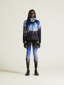 1915135-499007_PRO20Hydro20Jacket20320W_closeup1