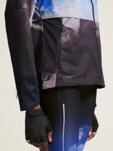 1915135-499007_PRO20Hydro20Jacket20320W_closeup6