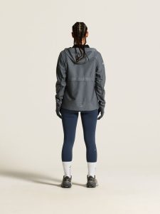 1915135-958G_PRO20Hydro20Jacket20320W_closeup3