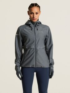 1915135-958G_PRO20Hydro20Jacket20320W_closeup4