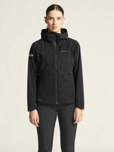 1915135-999000_PRO20Hydro20Jacket20320W_closeup4