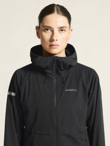 1915135-999000_PRO20Hydro20Jacket20320W_closeup5