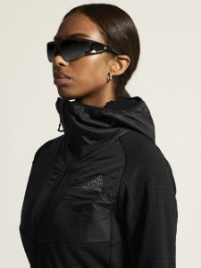 1915147-999000_PRO20Trail20SubZ20Jacket20W_closeup5