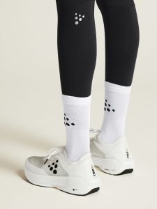 1915149-999000_PRO20Trail20Tights20220W_closeup6