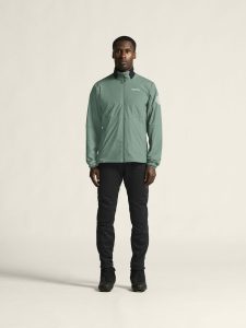 1915160-653000_ADV20Nordic20Training20Insulate20Jacket20M_closeup1