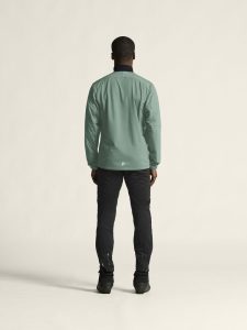 1915160-653000_ADV20Nordic20Training20Insulate20Jacket20M_closeup3