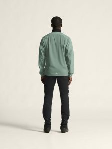 1915160-653000_ADV20Nordic20Training20Insulate20Jacket20M_closeup8