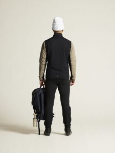 1915161-999000_ADV20Nordic20Training20Insulate20Vest20M_closeup8