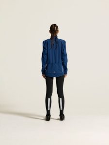 1915182-3810_Core20Bike20SubZ20Jacket20220W_closeup3