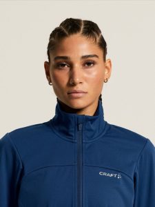 1915182-3810_Core20Bike20SubZ20Jacket20220W_closeup5