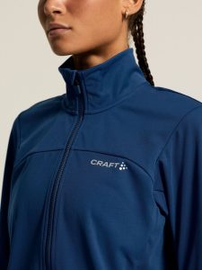 1915182-3810_Core20Bike20SubZ20Jacket20220W_closeup6