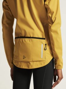 1915182-518000_Core20Bike20SubZ20Jacket20W_closeup7