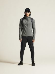 1915240-647000_ADV20Explore20Power20fleece20Hood20Jkt20M_closeup1
