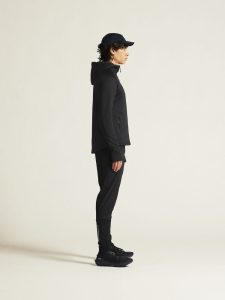 1915240-999000_ADV20Explore20Power20fleece20Hood20Jkt20M_closeup2