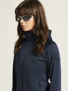 1915241-396000_ADV20Explore20Power20fleece20Hood20Jkt20W_closeup5