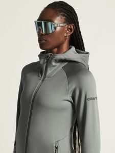 1915241-647000_ADV20Explore20Power20fleece20Hood20Jkt20W_closeup5