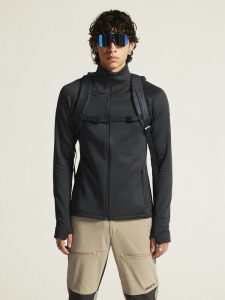 1915242-999000_ADV20Explore20Power20fleece20Jkt20M_closeup4