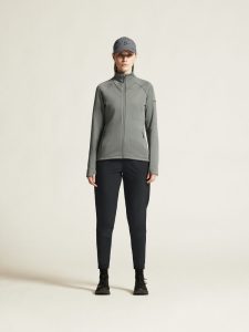 1915243-647000_ADV20Explore20Power20fleece20Jkt20W_closeup1