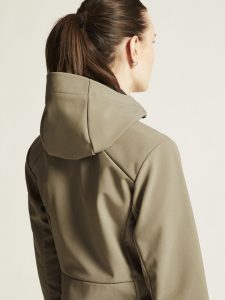 1915259-237000_ADV20Explore20Softshell20220Jkt20W_closeup6