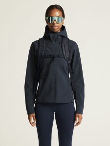 1915259-396000_ADV20Explore20Softshell20220Jkt20W_closeup4