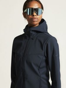 1915259-396000_ADV20Explore20Softshell20220Jkt20W_closeup5