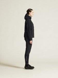 1915259-999000_ADV20Explore20Softshell20220Jkt20W_closeup2
