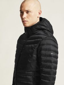 1915260-999000_Core20Explore20Lt20Insulation20Jacket20M_closeup5