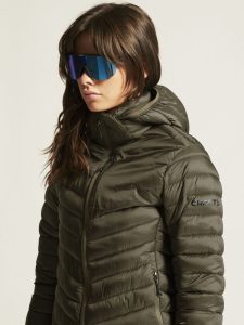 1915261-664000_CORE20Explore20Lt20Insulation20Jkt20W_closeup5