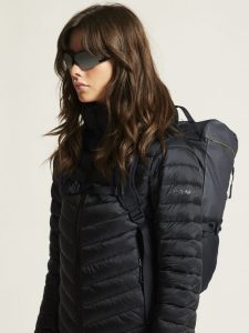 1915261-999000_CORE20Explore20Lt20Insulation20Jkt20W_closeup5