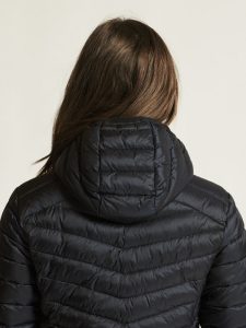 1915261-999000_CORE20Explore20Lt20Insulation20Jkt20W_closeup7