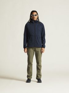 1915262-396000_CORE20Explore20Softshell20220Jkt20M_closeup1