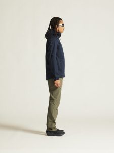 1915262-396000_CORE20Explore20Softshell20220Jkt20M_closeup2