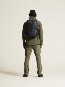 1915262-664000_CORE20Explore20Softshell20220Jkt20M_closeup3