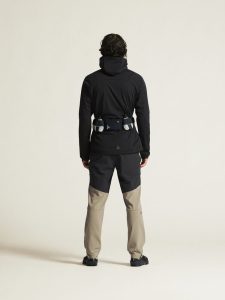 1915262-999000_CORE20Explore20Softshell20220Jkt20M_closeup3