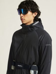 1915262-999000_CORE20Explore20Softshell20220Jkt20M_closeup5