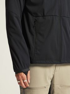 1915262-999000_CORE20Explore20Softshell20220Jkt20M_closeup6