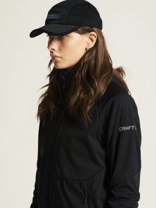1915263-999000_CORE20Explore20Softshell20220Jkt20W_closeup5